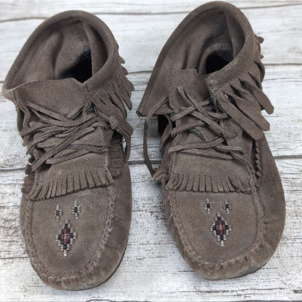 Manitobah Mukluks Harvester suede moccasin boots Women Size 6